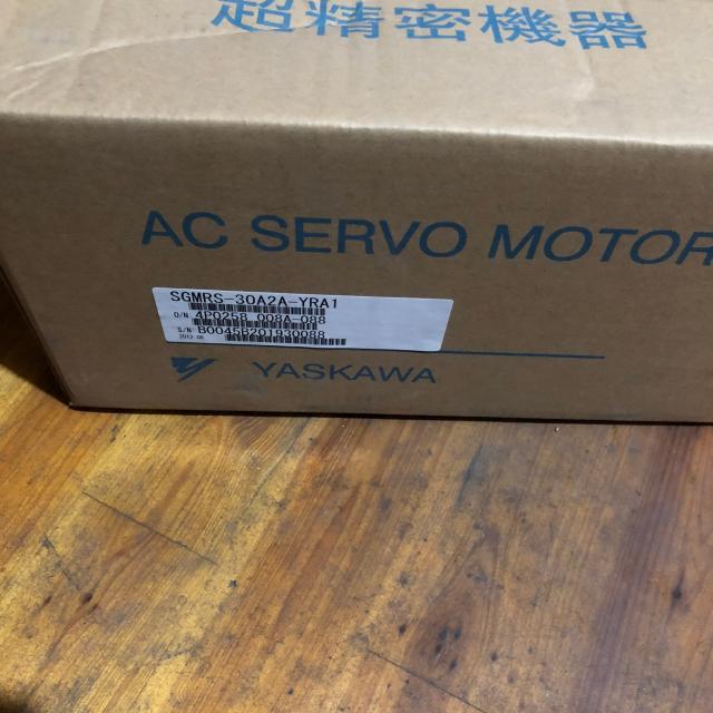 SGMG-18B2ABC全新原装日本进口SGMG-18B2AB安川老型号大惯量