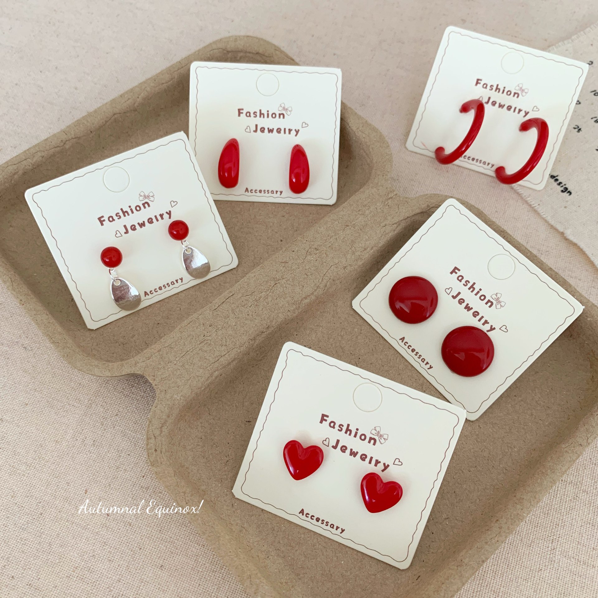 秋冬港风樱桃红色圆圈耳环新款几何简约银针女气质喜庆复古耳饰