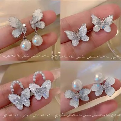 超仙蓝色蝴蝶耳钉女2024新款爆款耳环小众轻奢高级感气质珍珠耳饰