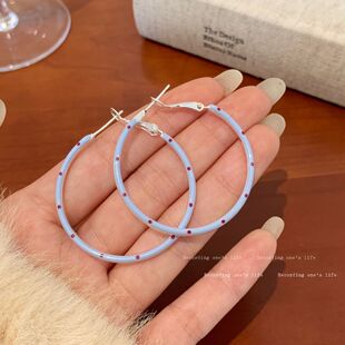 韩系4CM奶油浅蓝波点圆圈大耳环银针女设计感高级感耳圈金属耳饰
