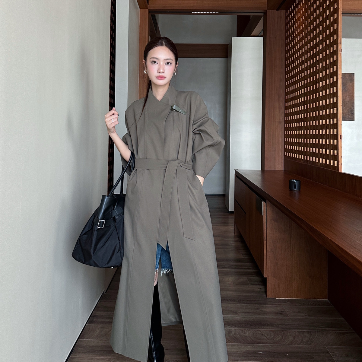 早秋棉麻混纺廓形风衣女配腰带披肩宽松显瘦长款大衣外搭