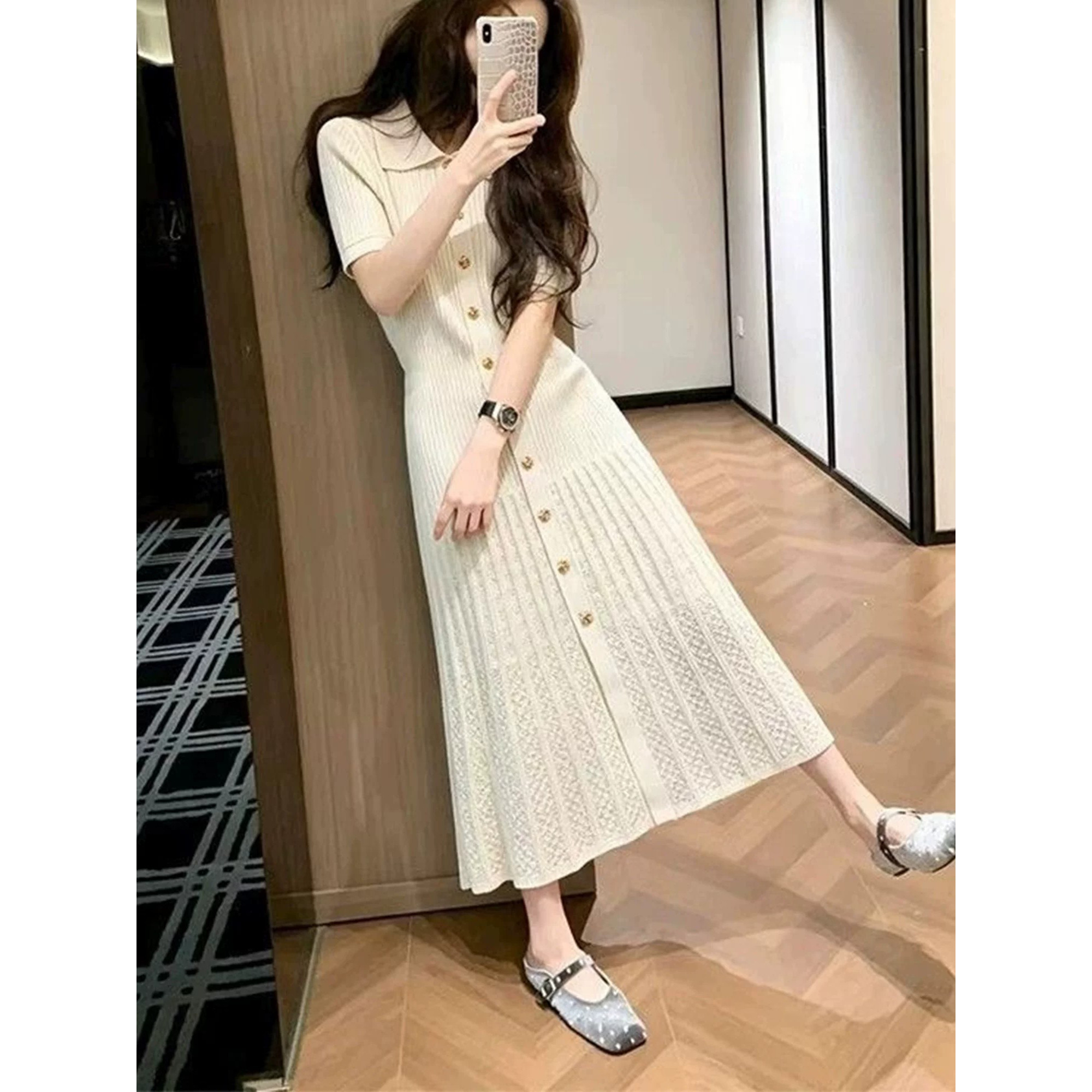 爆款法式翻领连衣裙女2026夏季米杏色通勤单排扣显瘦A字长款裙子