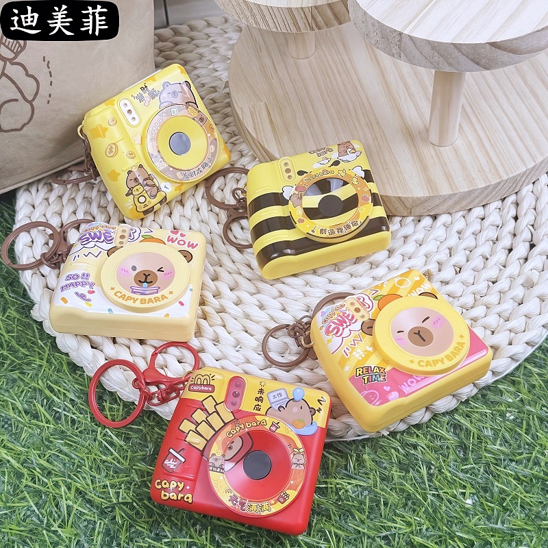 创意可爱卡皮巴拉拍立得发光闪灯相机玩具钥匙扣女包包小挂件挂饰