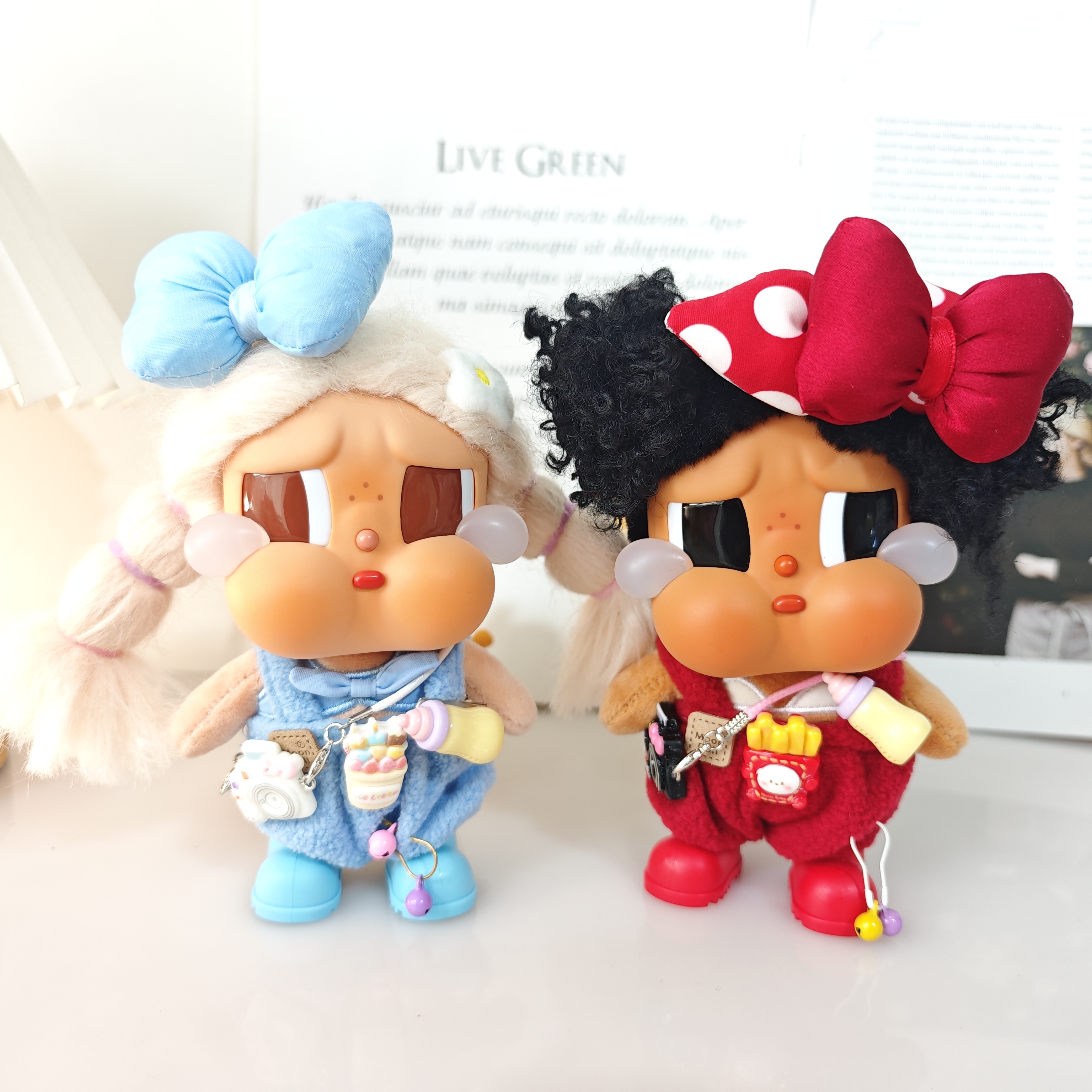 CRYBABY哭娃度假Vacation搪胶毛绒挂件盲盒奶瓶背带裤衣服配件鞋