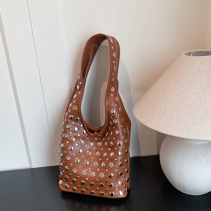 欧美包包女潮流朋克风手拎包铆钉腋下包复古通勤单肩包百搭手挽包,箱包皮具/热销女包/男包,水桶包,淘宝优惠券,粉丝福利购,淘宝优惠卷