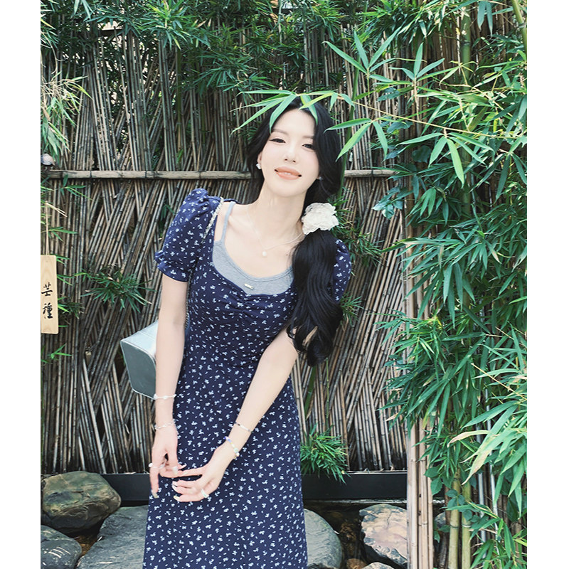 甜辣多多【小苍蓝】藏蓝色短袖连衣裙女夏季甜美收腰显瘦碎花裙子