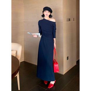 甜辣多多【许我耀眼】26春新款不规则斜肩收腰上衣直筒半裙套装女