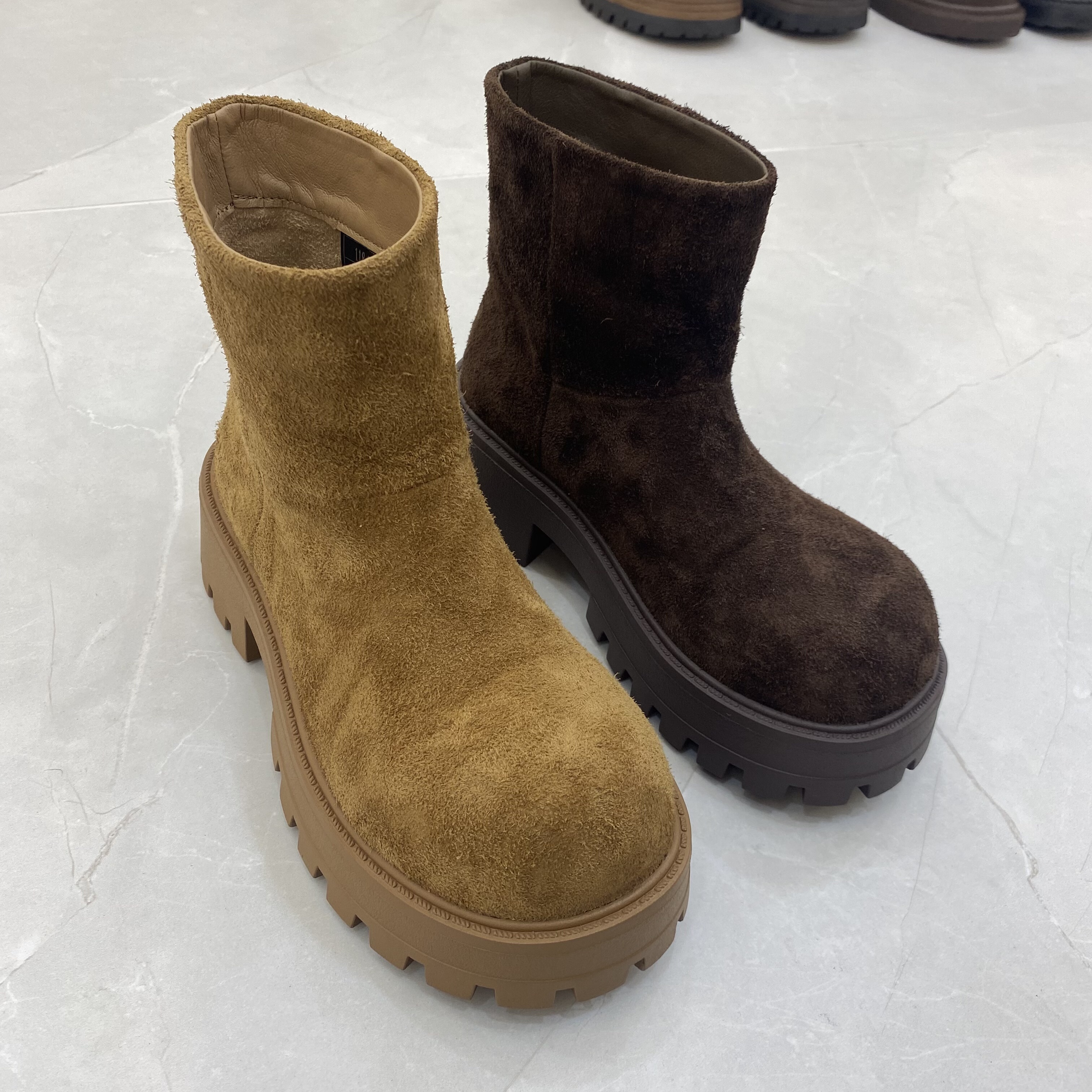 高品质2025年秋冬季翻毛牛皮厚底马丁靴短靴女时尚舒适洋气百搭款