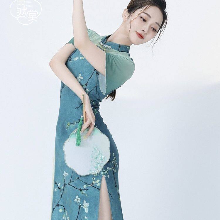 古典舞花妖女飘逸跳舞专