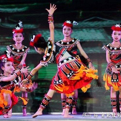 六一儿童喜庆演出服铃哟