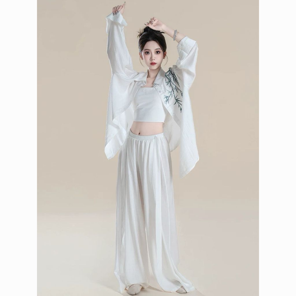 现代舞练功服绣花衬衫中