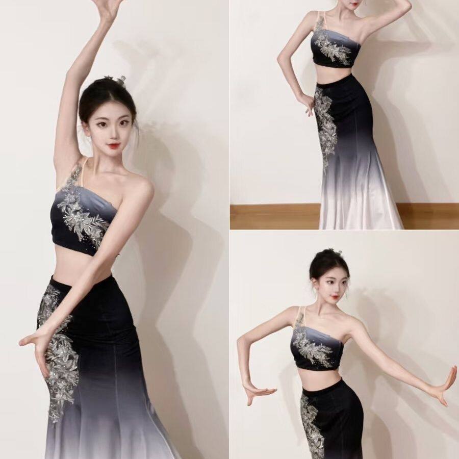 傣族舞蹈服装南孔雀舞演