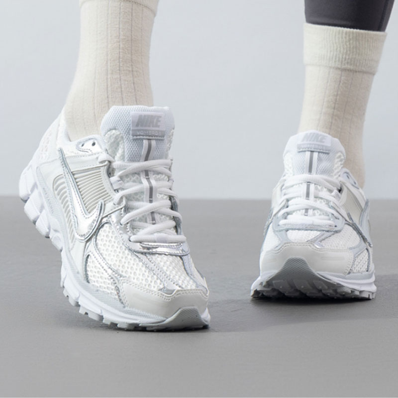 Nike耐克女士低帮系带休闲鞋
