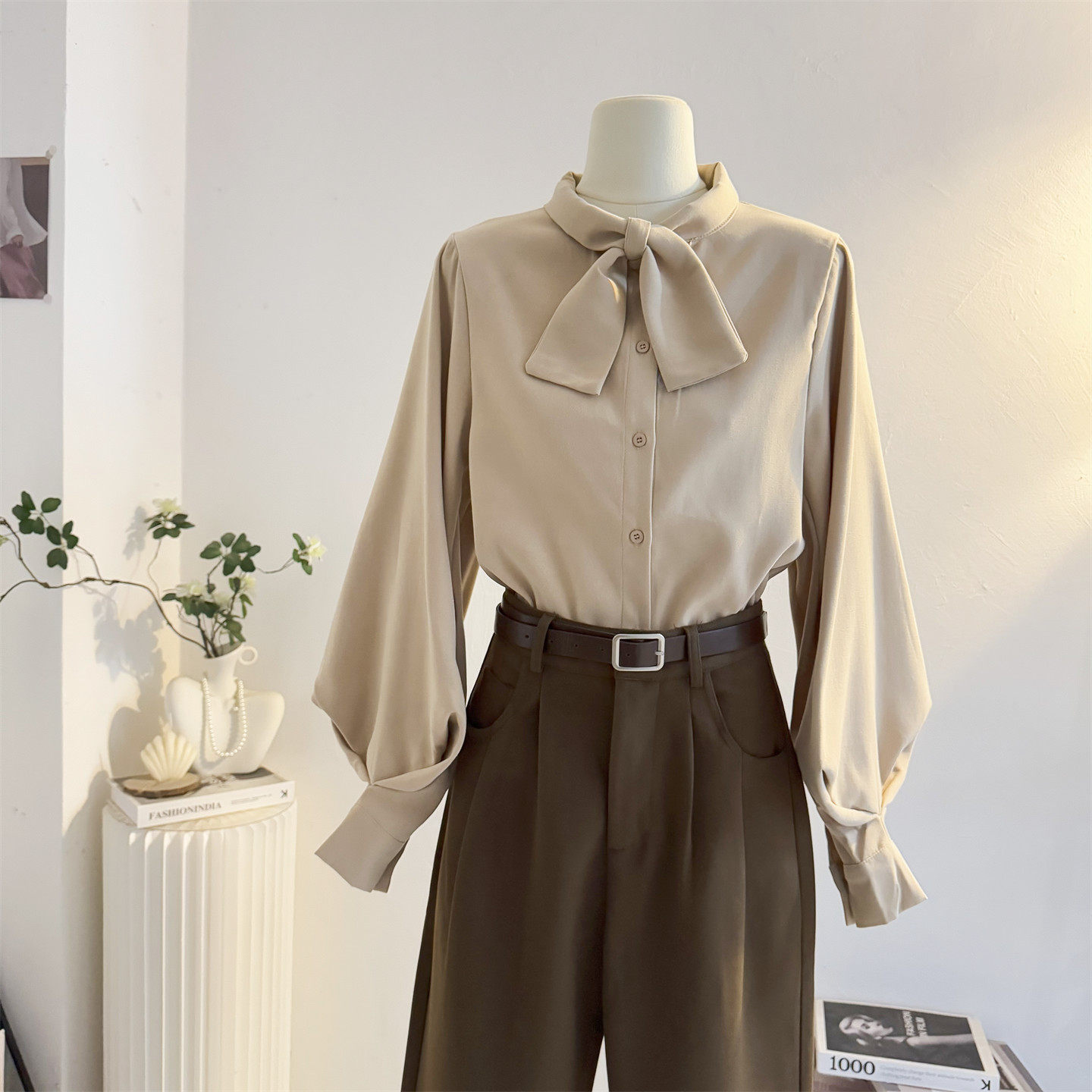 蝴蝶结系带立领磨毛衬衫女2025秋季设计感小众通勤气质灯笼袖衬衣