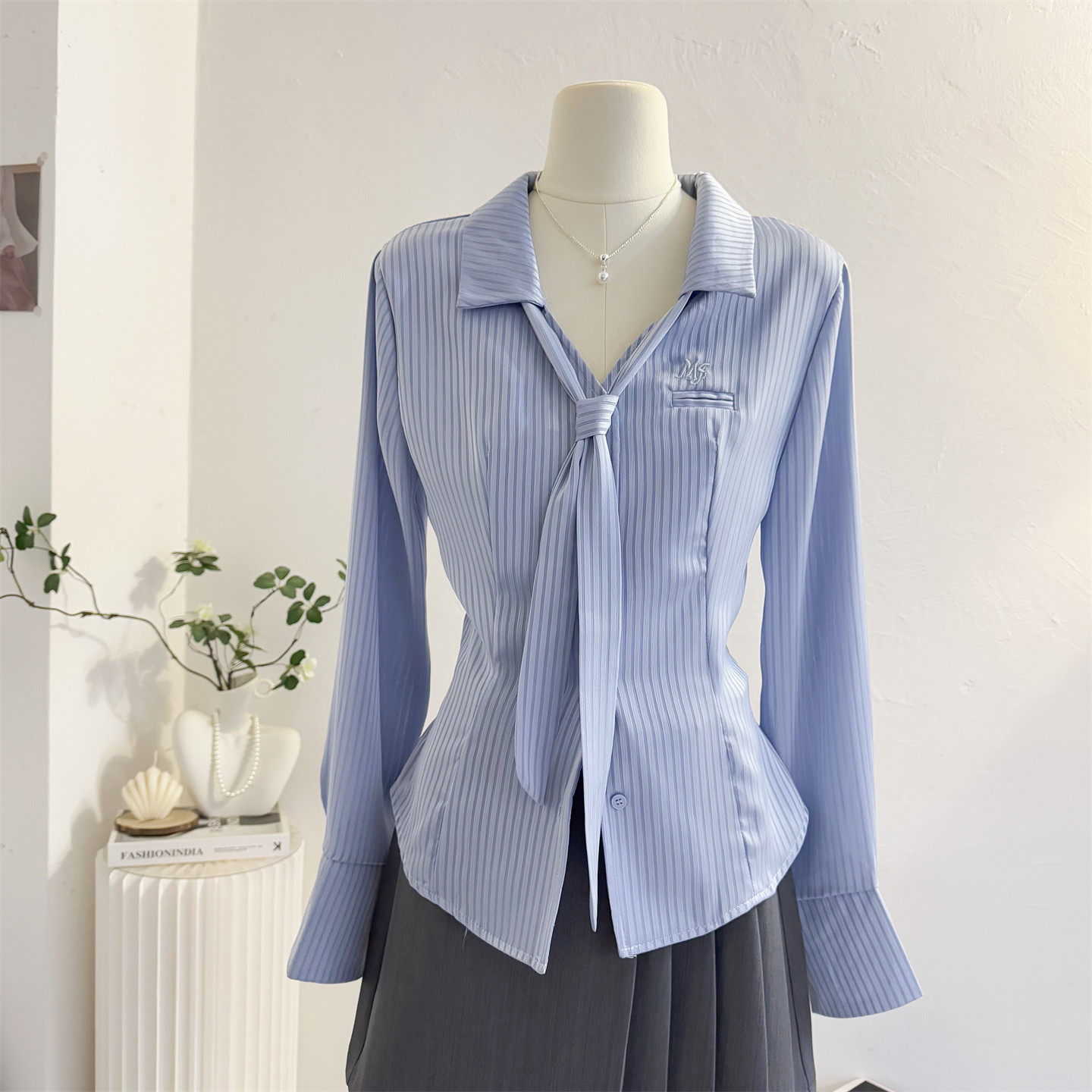 蓝色POLO领收腰缎面衬衫女长袖2026春设计感小众修身衬衣领带上衣,女装/女士精品,衬衫,淘宝优惠券,粉丝福利购,淘宝优惠卷