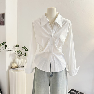 蕾丝拼接V领收腰长袖衬衫女2026春季褶皱设计感显瘦气质法式衬衣