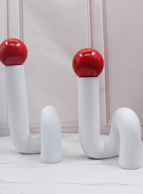 现代简约创意弯曲树脂金属球摆件软装饰工艺品样板间家居摆设