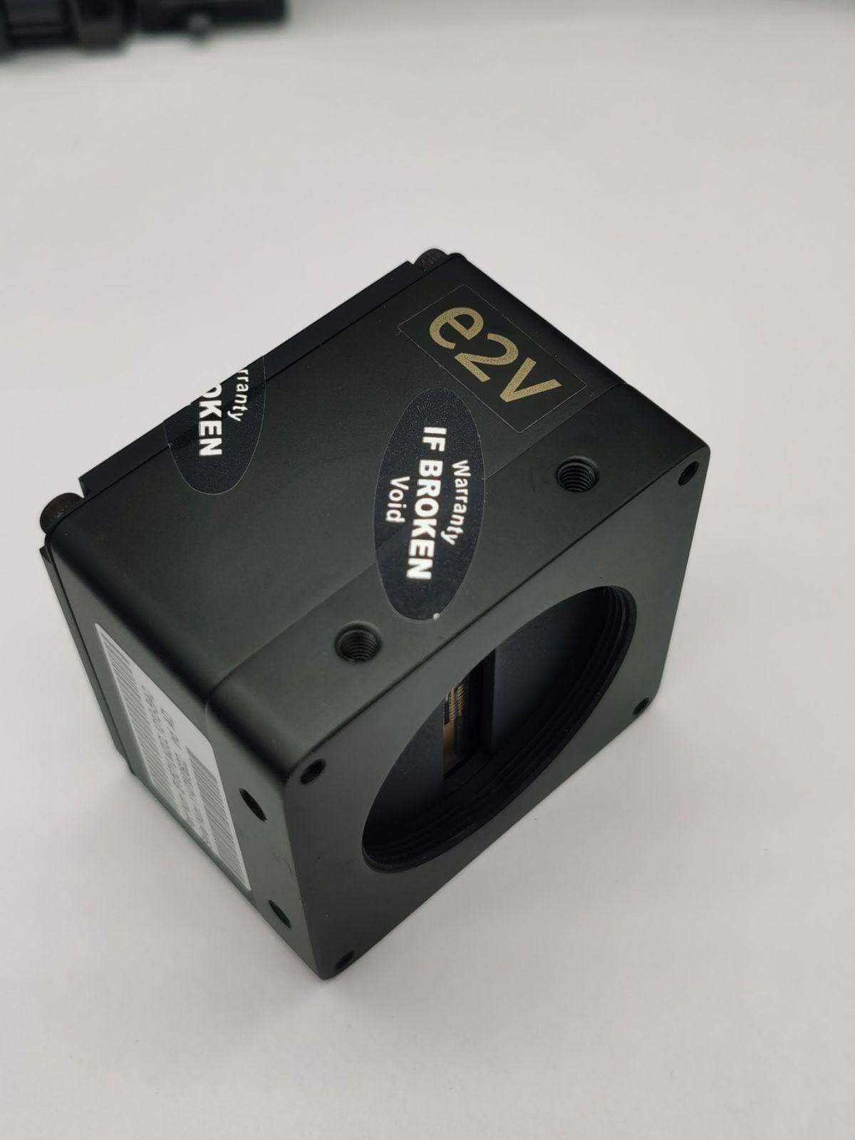 全新无包装aviiva e2v ev50ylm2cl1010-bao 1k线阵相机 议价