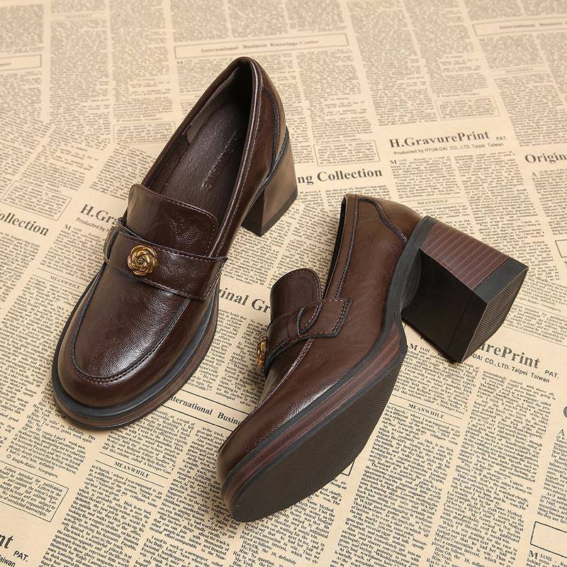 香港真皮高跟小皮鞋女秋冬季2025新款棕色粗跟法式覆古通勤乐福鞋