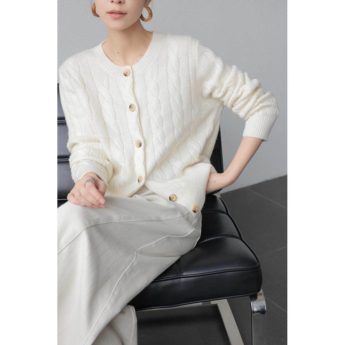 加厚圆领山羊绒开衫女麻花毛衣秋冬短款绞花宽松显瘦羊毛针织外套