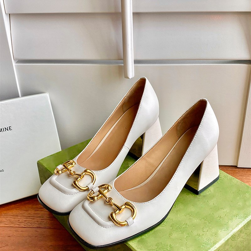 香港法式玛丽珍高跟鞋女2024春季新款白色粗跟马衔扣复古方头
