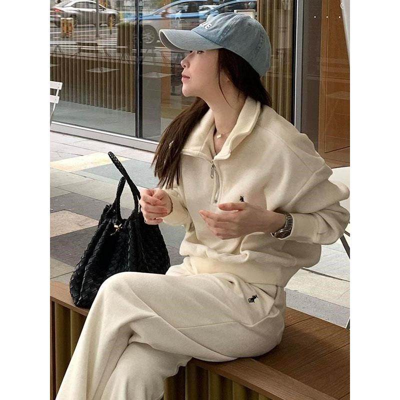 高级感休闲运动套装女秋冬加绒加厚宽松显瘦卫衣阔腿裤跑步两件套