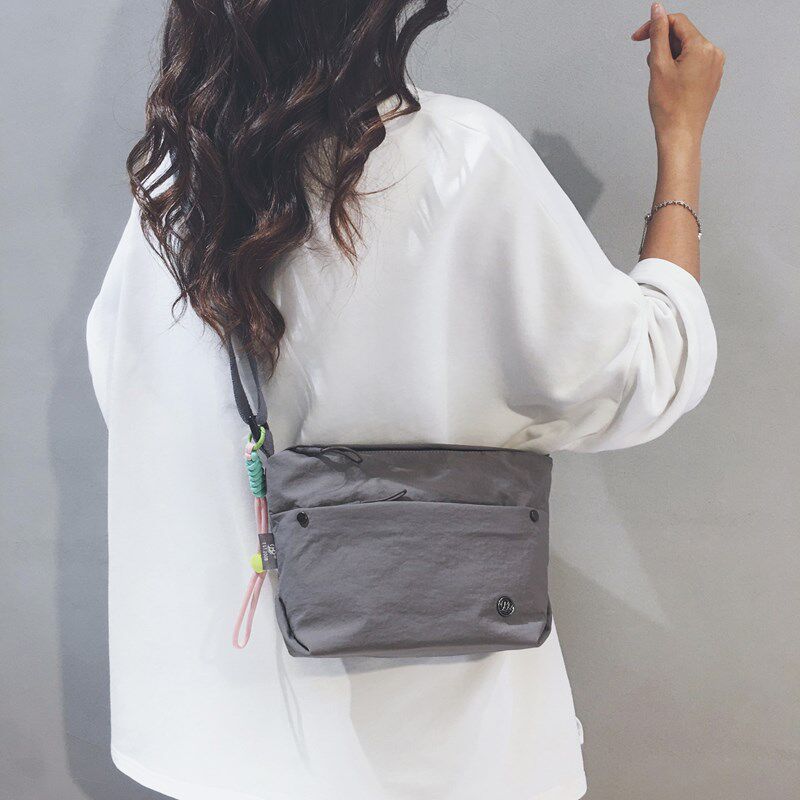 Cienda Kuelta 高级感休闲时尚包包女百搭轻便牛津布宽肩带斜挎包