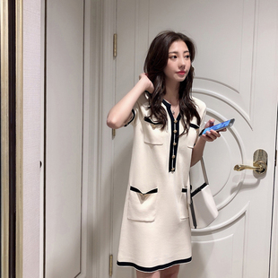 网红气质v领显瘦显高甜美法式 欧洲站2024新款 轻奢风针织连衣裙女