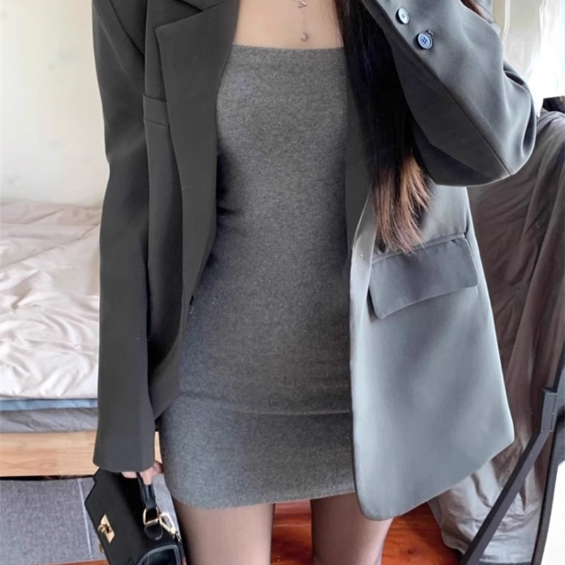 灰色西装女春秋薄款2025新款时尚设计感韩版休闲宽松通勤西服外套