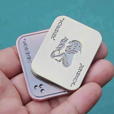 扑克牌AK推牌EDC啪啪币抗压玩具