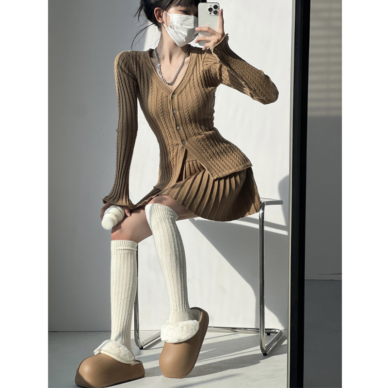 美拉德高校学院风喇叭袖针织衫内搭毛衣+收腰显瘦小个子百褶短裙,女装/女士精品,时尚套装,淘宝优惠券,粉丝福利购,淘宝优惠卷