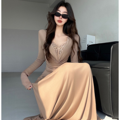 卡戴珊性感V领蕾丝拼接连衣裙女长袖收腰显身材垂感拖地长裙年会