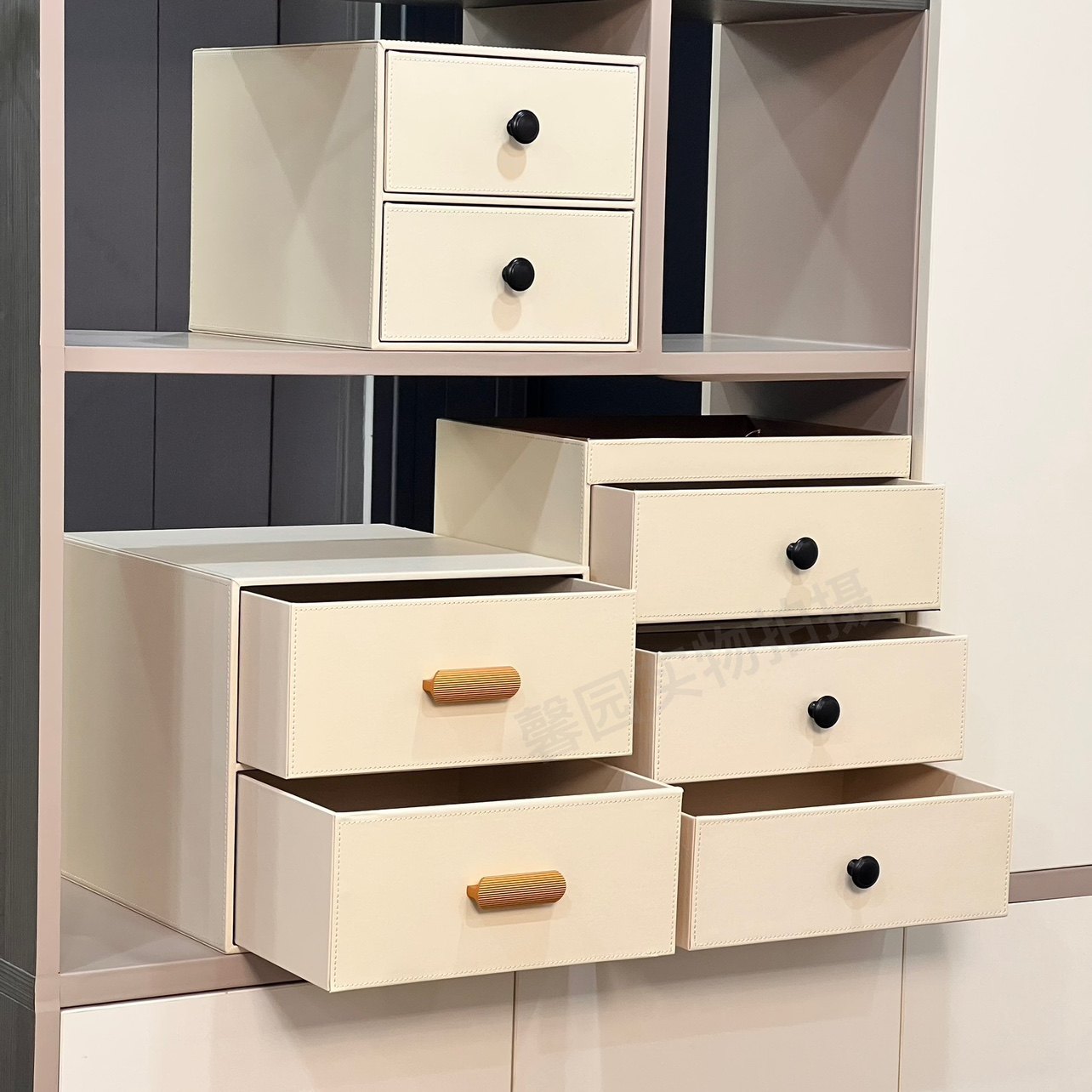 皮质桌面带抽屉收纳盒玄关柜入户钥匙整理盒床头柜化妆品储物盒