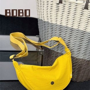 博卜2025新款秋冬斜挎包爆款时尚气质胸包大容量休闲小包单肩女包