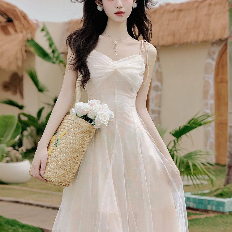 法式绝美网纱吊带连衣裙子在逃公主高级感气质大摆海边度假风长裙