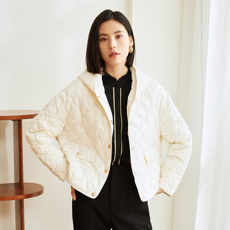 玳莎薄款连帽白鸭绒羽绒服