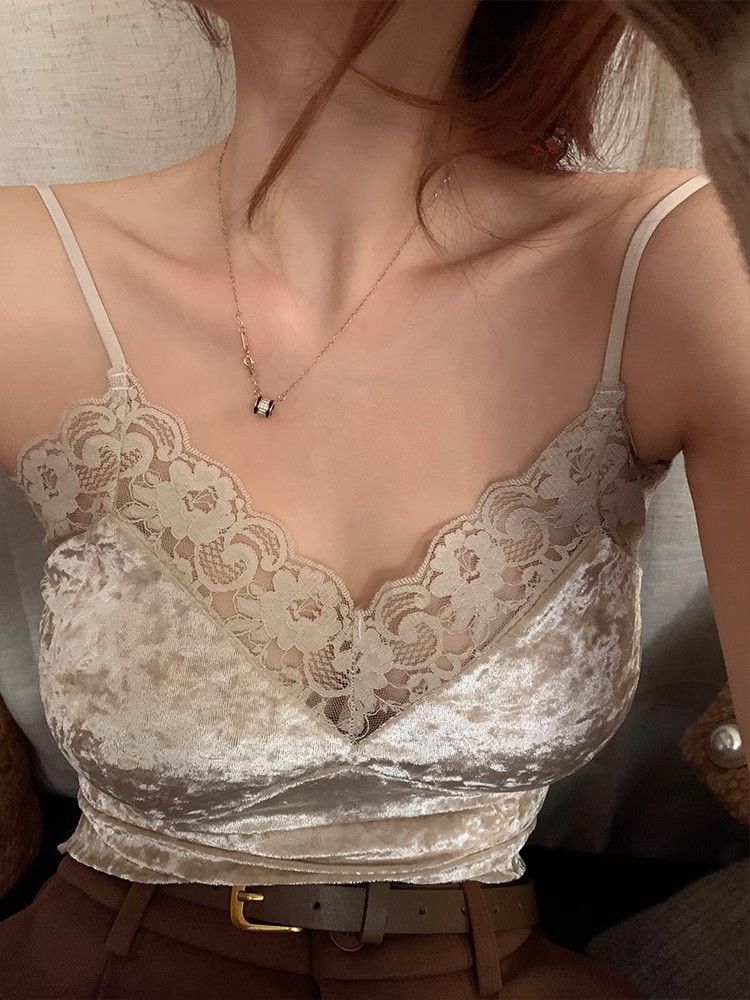 鬼鬼家东大门韩代  早春  含胸垫后松紧打揽丝绒蕾丝拼接吊带背心