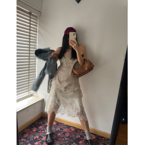 部分现货 正品韩代东大门 性感女神睫毛软蕾丝吊带开叉背心中长款
