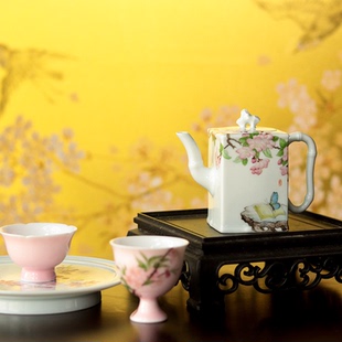 事如春梦了无痕 工笔手绘海棠仿古泥釉四方壶