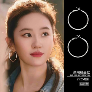 极简金属耳环刘亦菲黄亦玫同款素圈百搭耳圈2025年新款爆款耳饰女