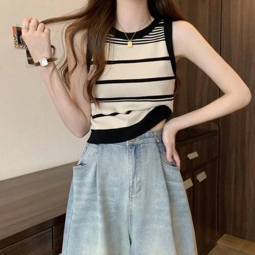 Knitted striped sleeveless top for women女士针织条纹无袖上衣
