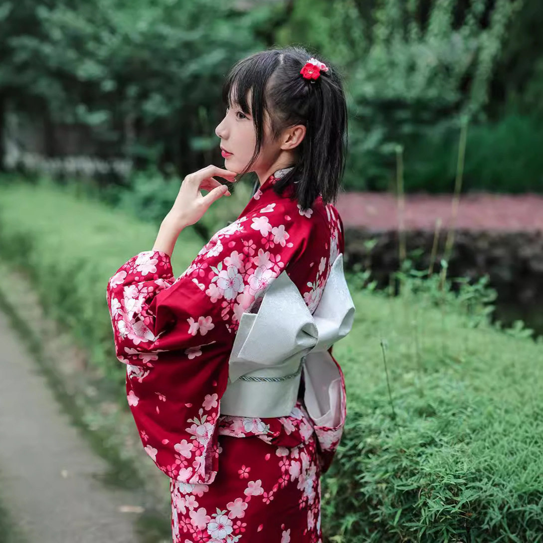 日本和服浴衣 红色小樱花和服全套和服女免熨烫防脱色涤纶材质图片