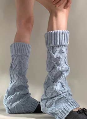 人间浪漫实录2026早春粗线婴儿蓝麻花保暖针织冬季叠穿袜套女DF