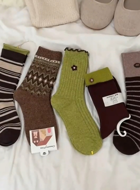 绿野仙踪2025冬季新款复古高级感咖绿色袜子女羊毛厚暖中筒袜DF