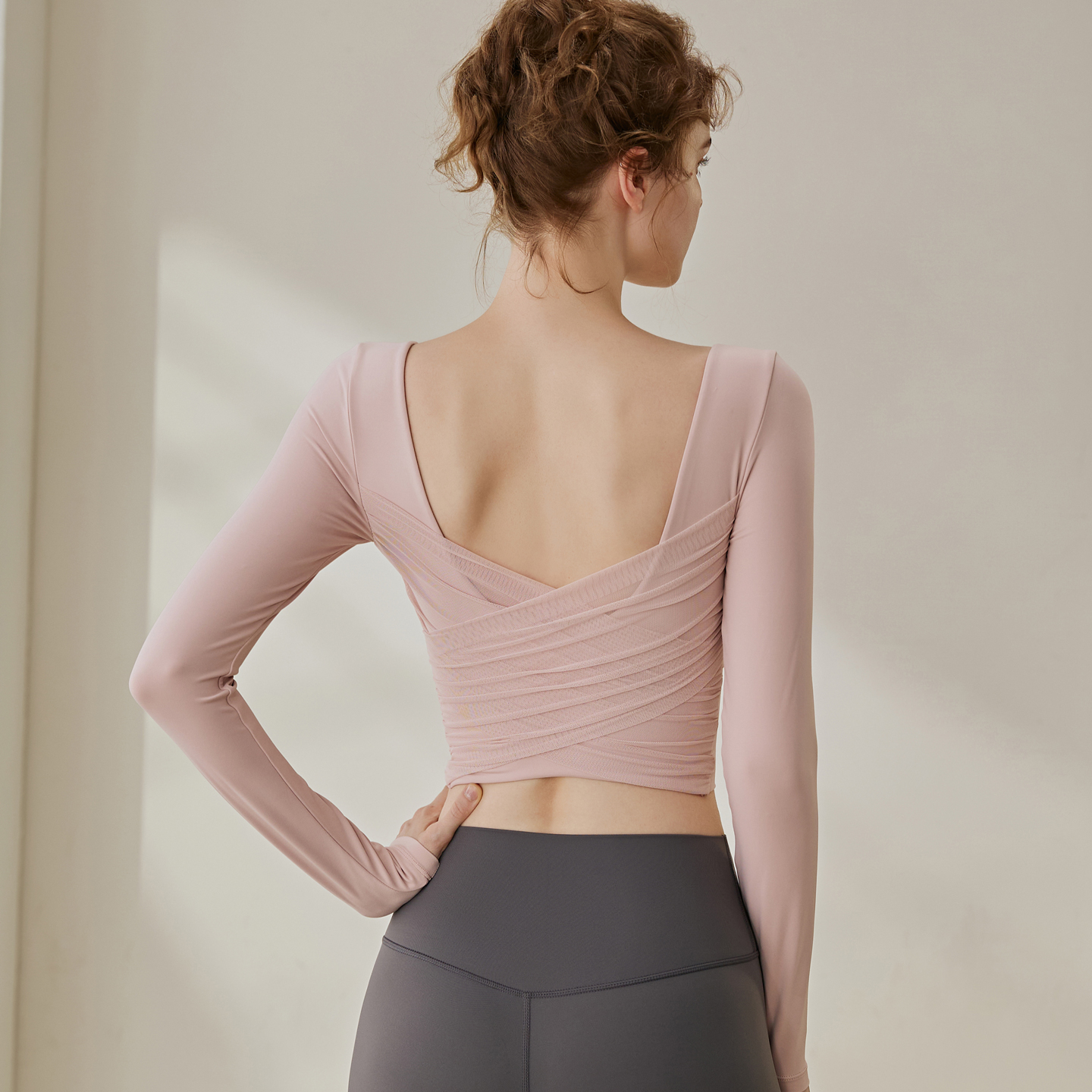 瑜伽服女一体式带胸垫普拉提训练运动上衣专业健身服长袖美背秋冬