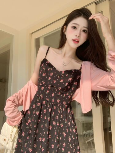 小个子甜美减龄碎花吊带连衣裙女