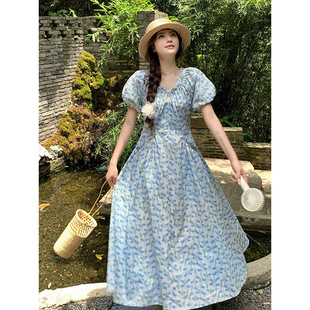 官网女装 温柔风甜美 夏易菲蓝色法式 茶歇碎花V领连衣裙女2025夏季