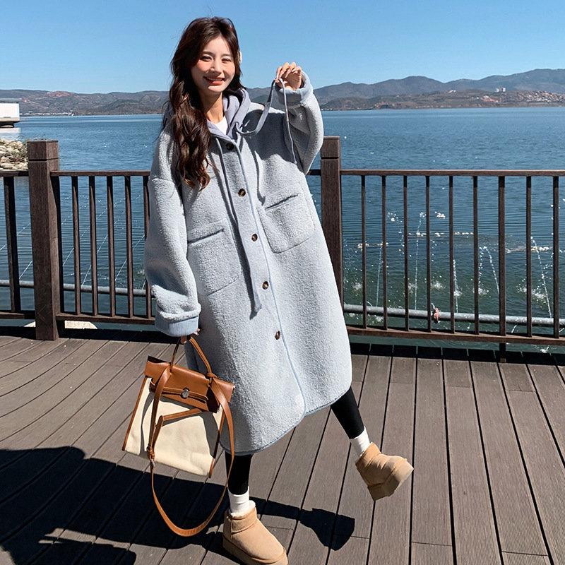 官网女装夏易菲实拍蓝色连帽皮毛一体羊羔毛大衣2025冬甜酷韩版连