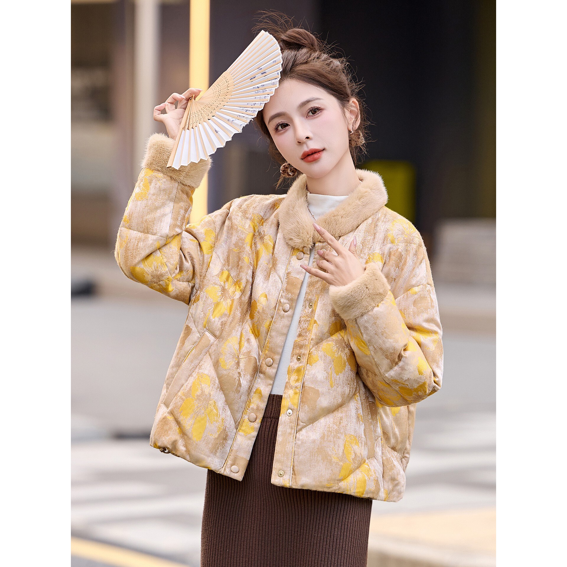 官网女装夏易菲提花羽绒服女冬季2025新款小个子洋气别致设计感休