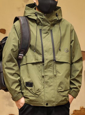 2025新款绿色户外冲锋衣男士春秋外套连帽潮牌大码胖宽松工装夹克